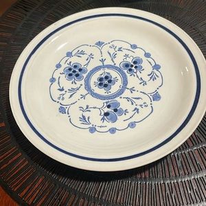 Set of 5 designer DELFT style blue and white salad plates.  No chips/cracks